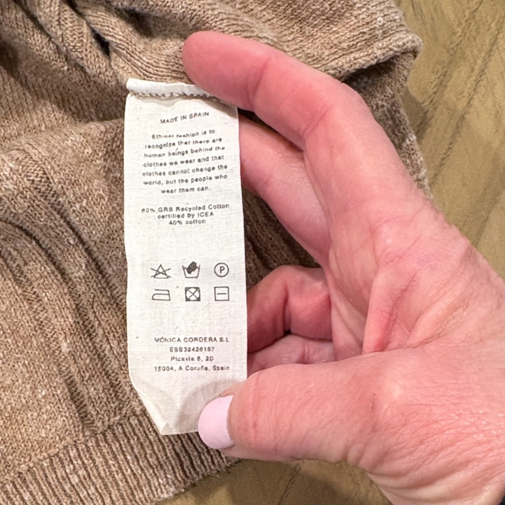 Relaxed V-Neck Pullover Sweater in Camel - Picture 5 of 9